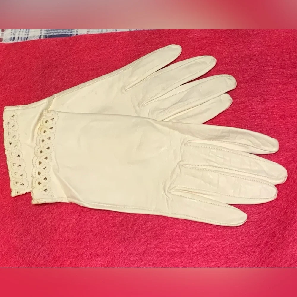 Vintage White Leather Gloves Small Soft High Quality